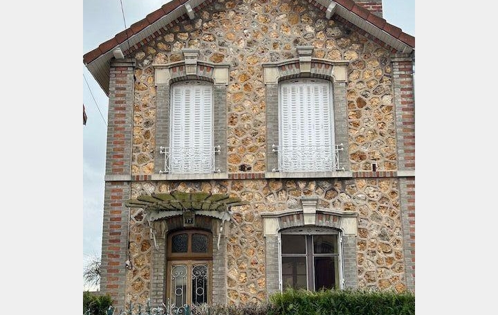 Maison ROMILLY-SUR-SEINE 91 m2 109 000 € Maison ROMILLY-SUR-SEINE 91 m2 109 000 €